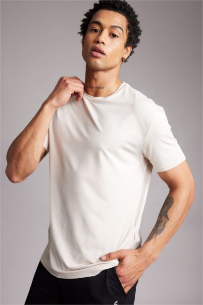 Standard Fit Crew Neck Short Sleeve T-Shirt