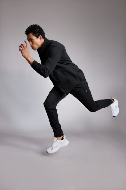Standard Fit Pique Jogger