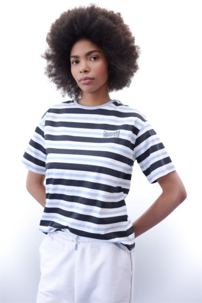 تيشيرت مخطط رياضي نص كم قصة عادية من DeFactoFit