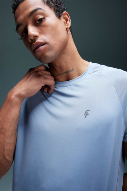 Standard Fit Crew Neck T-Shirt