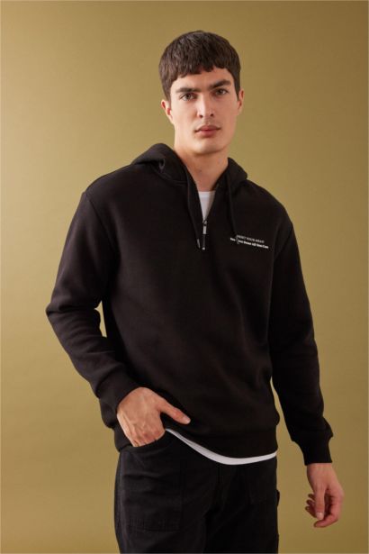 Oversize Geniş Kalıp Yarım Fermuarlı Kapüşonlu Sırt Baskılı Sweatshirt