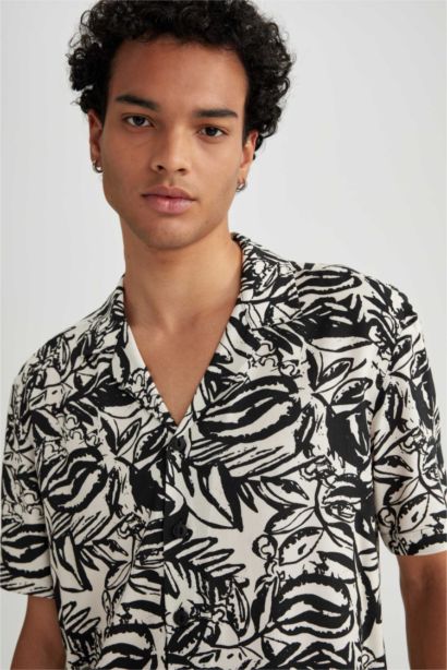 قميص نص ردن فيسكوز مطبوع قصة عادية