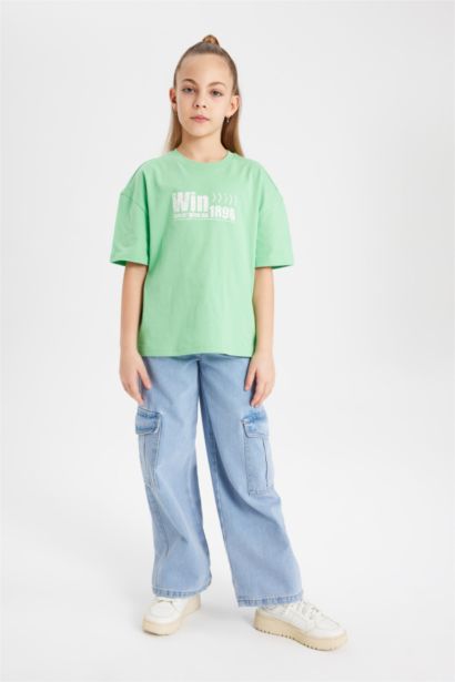 تيشيرت نص ردن بناتي بطبعة شعار قصة مريحة