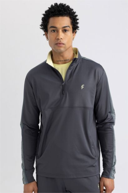 سويت شيرت سليم فيت بياخة عالية بسحاب من DeFactoFit