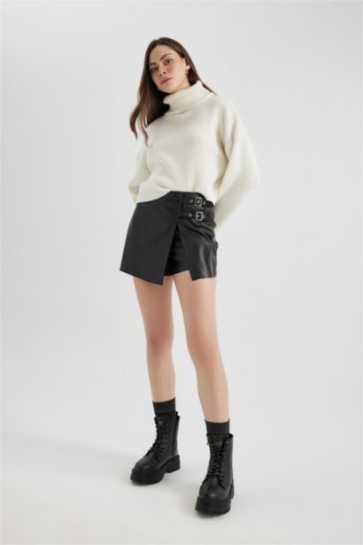 Regular Fit Faux Leather Normal Waist Short