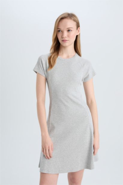 فستان قصير نص ردن مضلع بياخة مستديرة