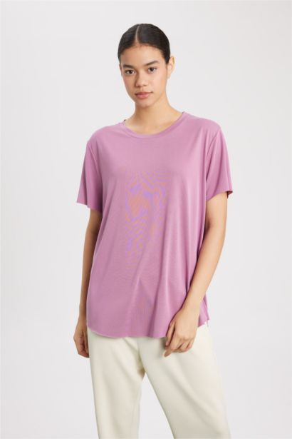 تي شيرت رياضي بريميوم اوفر سايز بياقة مستديرة من DeFactoFit