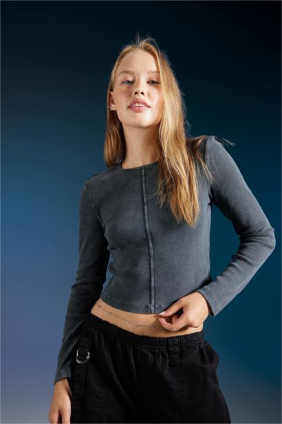 تيشيرت ردن طويلة مضلع مخصر