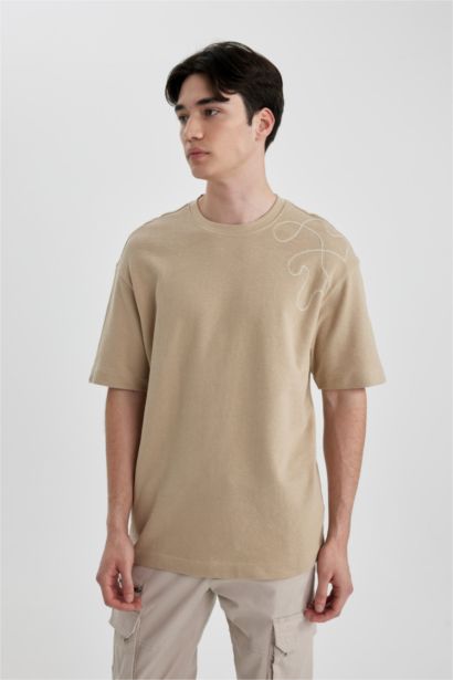 Comfort Fit Crew Neck Printed Short Sleeve T-Shirt