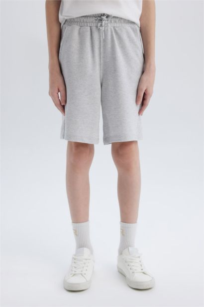 شورت بيكة قصة عادية