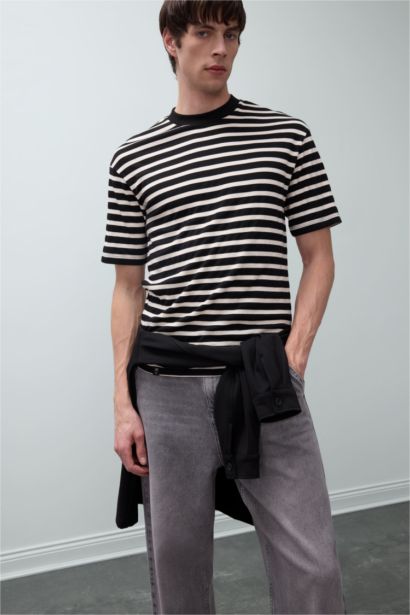 Boxy Fit Crew Neck Striped Short Sleeve T-Shirt