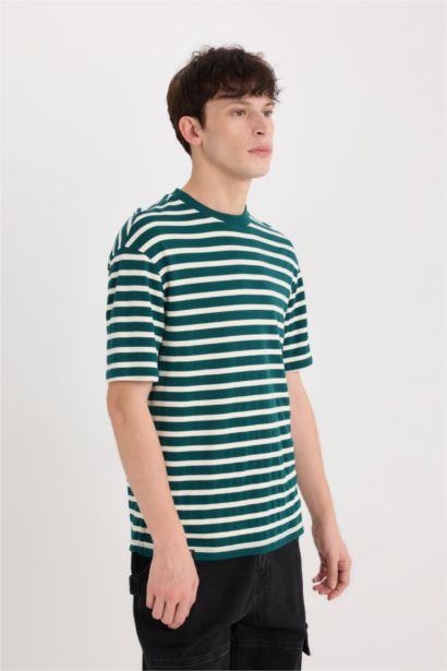 Boxy Fit Crew Neck Striped Short Sleeve T-Shirt