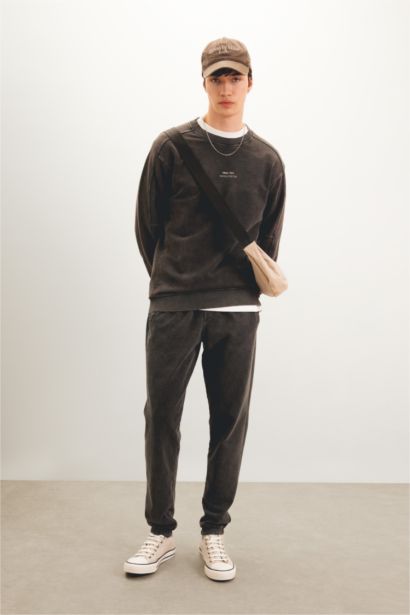 Свитшот стандартного кроя с принтом