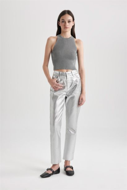 أندر شيرت سليم فيت بياقة هالتر