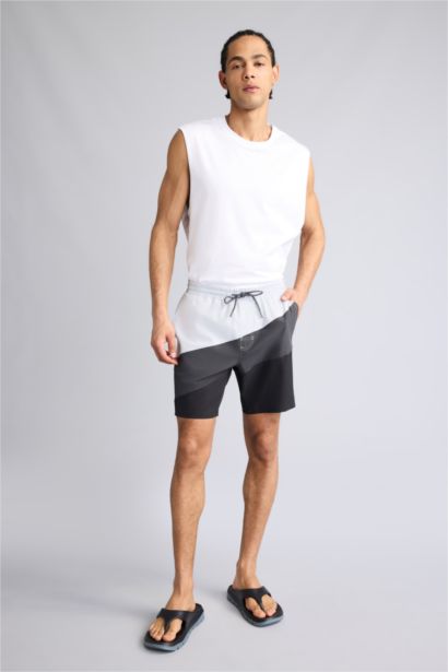 شورت بحر قصير قصة عادية محكم من DeFactoFit