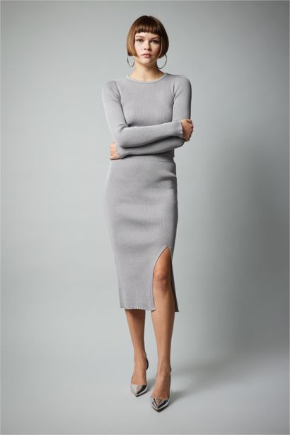 تنورة سليم فيت قماش لامع