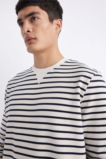 Modern Fit Thin Sweatshirt Fabric Sweatshirt