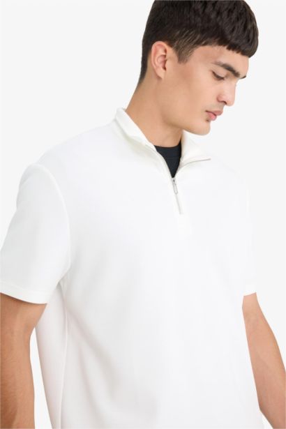 T-shirt à col montant et manches courtes Coupe régulière