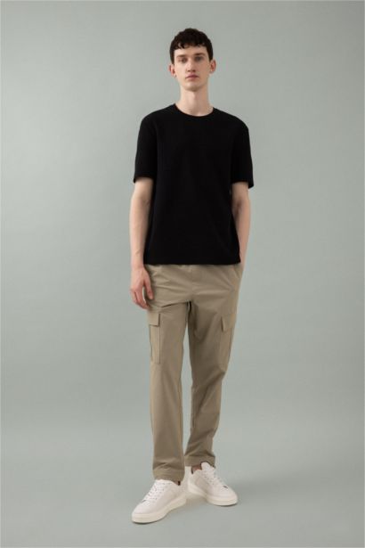 تيشيرت نص ردن بياخة مستديرة وقصة عادية