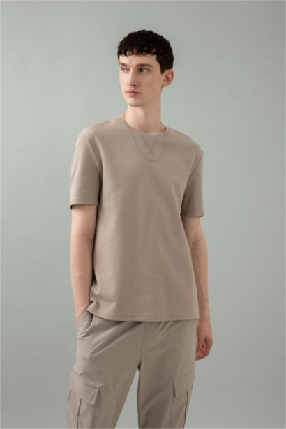 تي شيرت قصة عادية بياقة مستديرة