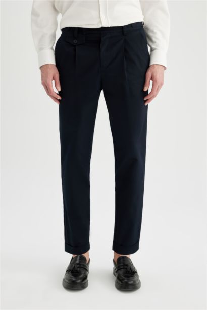 بنطلون كتان تويل برجل ضيق بحافة مطوية كحلي