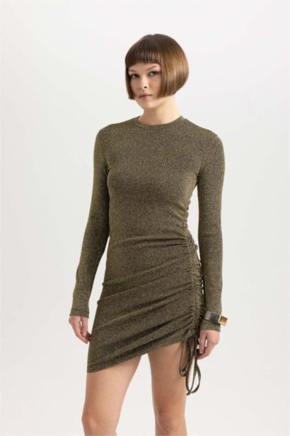 тығыз көйлек ұзартылған жаға ұзын жеңді Ұзын жеңді трикотаж көйлек