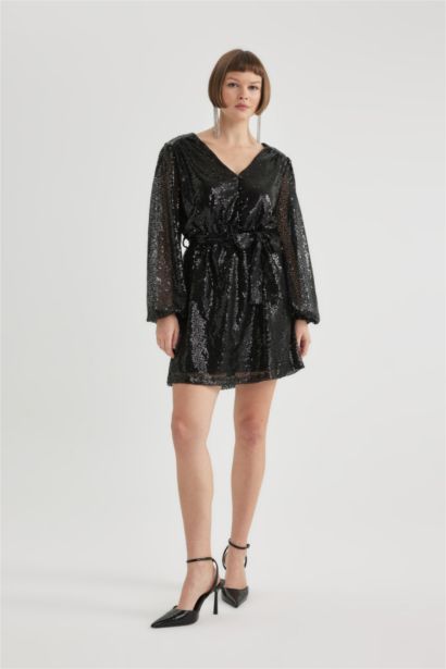 Платье мини с длинным рукавом