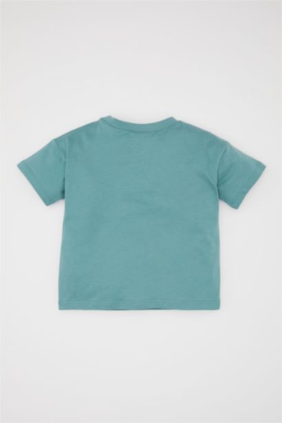 تيشيرت ولادي نص كم بطبعة شعار قصة عادية