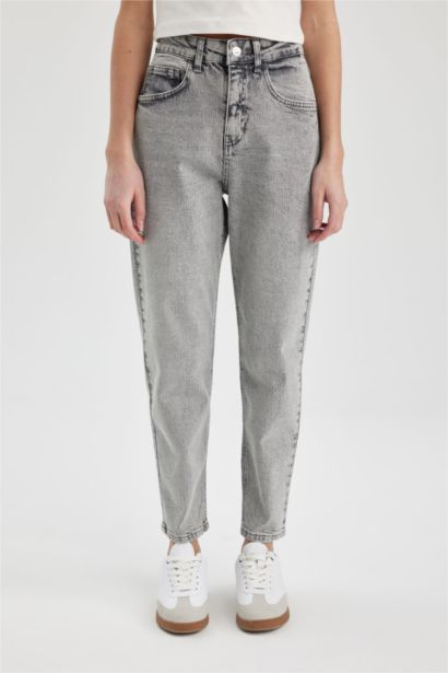 Mom Jean Confortable à Taille Haute Légèrement Ajustée à La Cheville