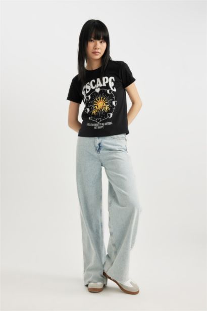 تيشيرت سليم فيت نص ردن ريبانا