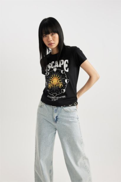 تيشيرت سليم فيت نص ردن ريبانا