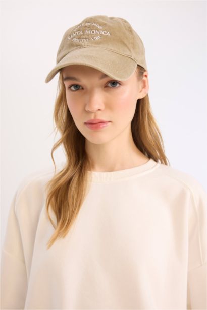 Kadın Nakışlı Jean Görünümlü Cap Şapka