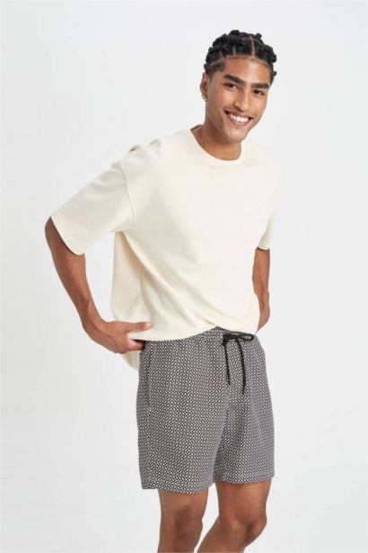 شورت بحر قصير قصة عادية ببطانة شبكية