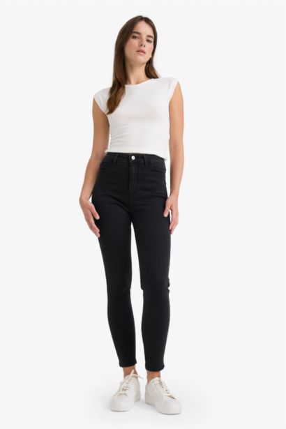 بنطرون جينز بخصر عالي