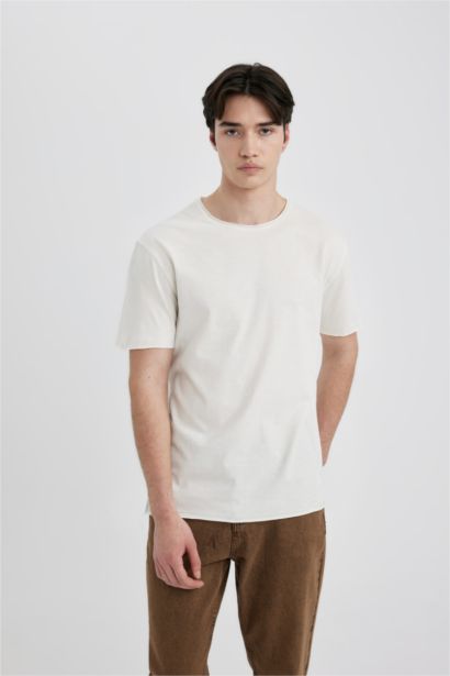 تيشيرت نص ردن بياخة مستديرة وقصة عادية