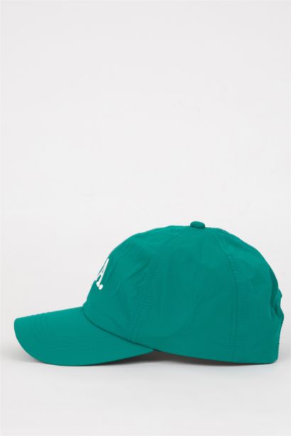 قبعة كاب نسائي مطرز