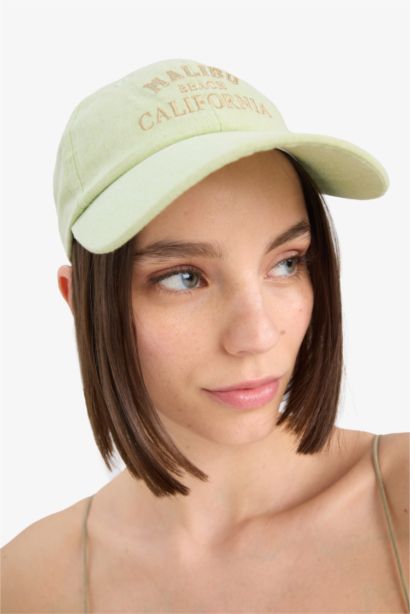 Bonnet en Lin Brodé pour Femme