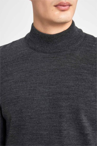 Slim Fit Pullover