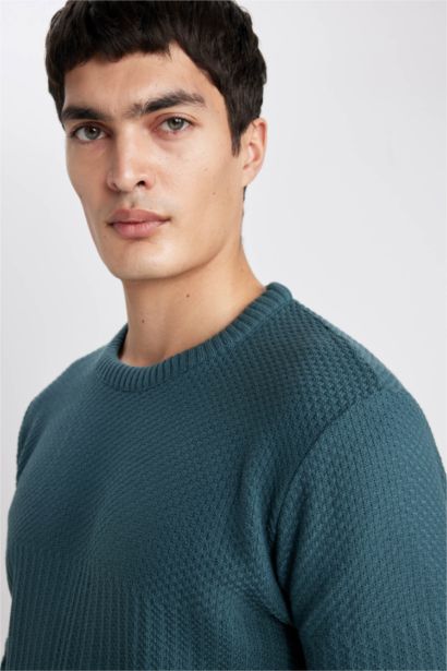 Standard Fit Pullover