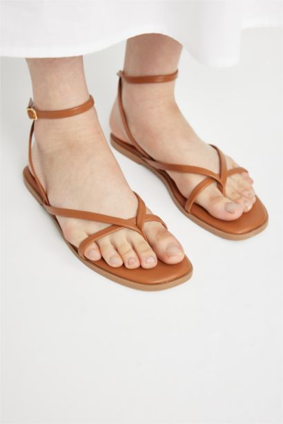 Woman Lace-up Flat Heel Sandals