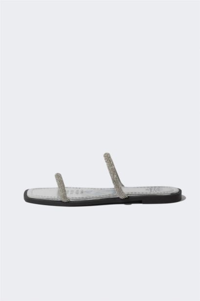 شبشب حريمي جلد صناعي بكعب مسطح