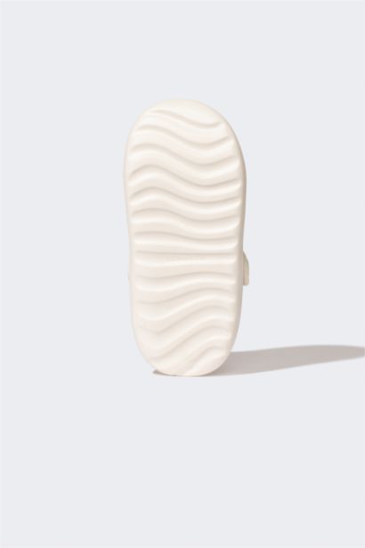 شبشب بناتي بكعب عالي