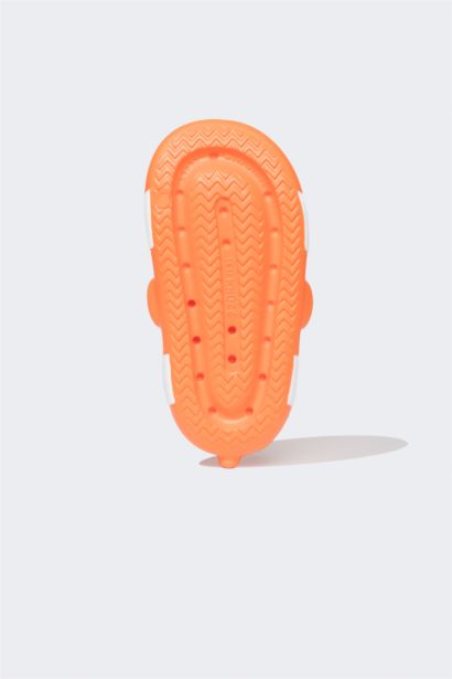 شبشب ولادي إيفا بكعب عالي بشريط مفرد