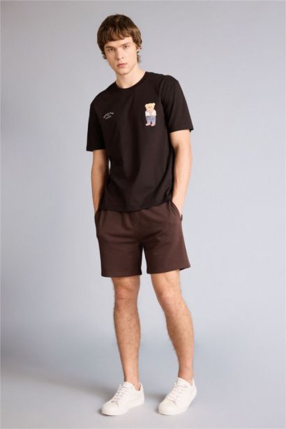 شورت قصة عادية برجل عادية