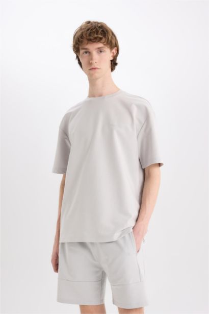 شورت بيزك سليم فيت برجل ضيقة