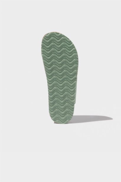 صندل بكعب مسطح