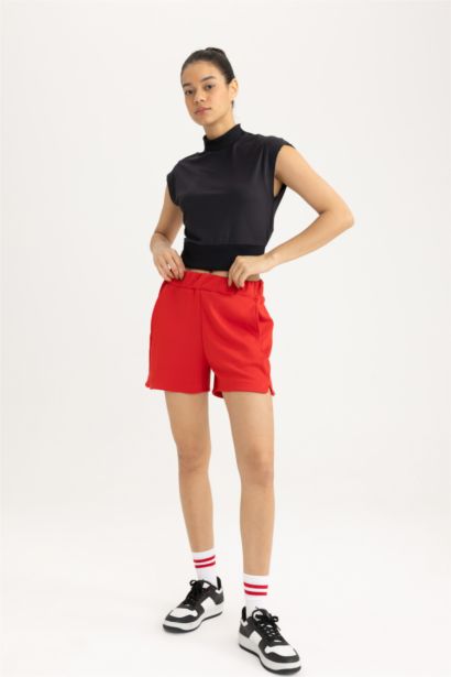 تيشيرت كروب توب رياضي نص كم  بياقة عالية