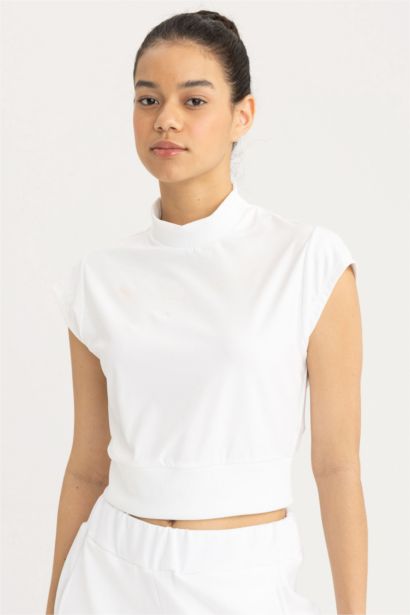 تيشيرت كروب توب رياضي نص كم بياقة عالية