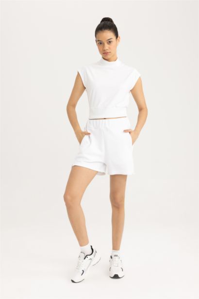 تيشيرت كروب توب رياضي نص كم بياقة عالية