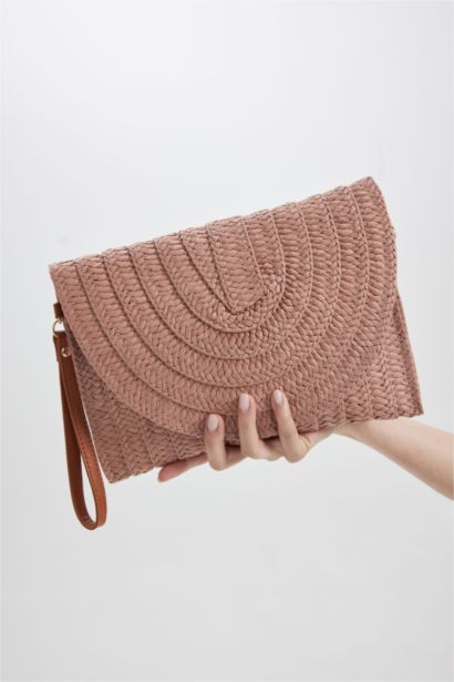 شنطة قش نسائي